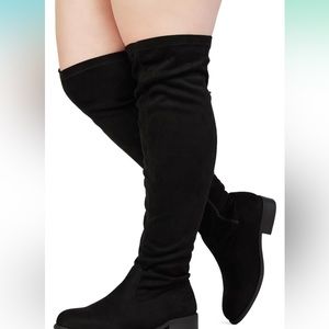 Women’s 9 wide, 2ish with over the knees black boots